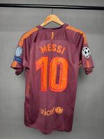 ⁦برشلونة 17/18 الزي الاحتياطي الثالث⁩ - الصورة ⁦2⁩