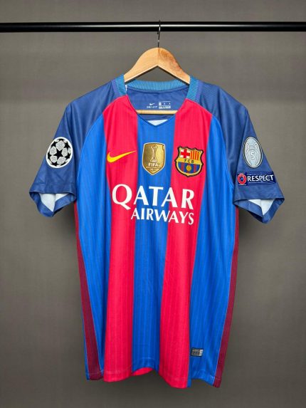 برشلونة 16/17 الزي الأساسي