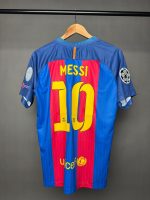 ⁦برشلونة 16/17 الزي الأساسي⁩ - الصورة ⁦5⁩