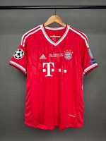 بايرن ميونخ 12/13 الزي الأساسي