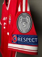 ⁦بايرن ميونخ 12/13 الزي الأساسي⁩ - الصورة ⁦3⁩