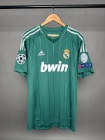 ريال مدريد 12/13 الزي الاحتياطي الثالث