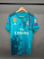 ريال مدريد 17/18 الزي الاحتياطي