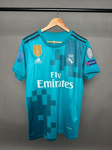 ريال مدريد 17/18 الزي الاحتياطي