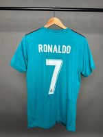 ⁦ريال مدريد 17/18 الزي الاحتياطي⁩ - الصورة ⁦2⁩