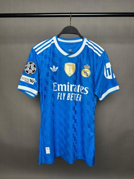ريال مدريد 25/26 الزي الثالث نسخة لاعبين